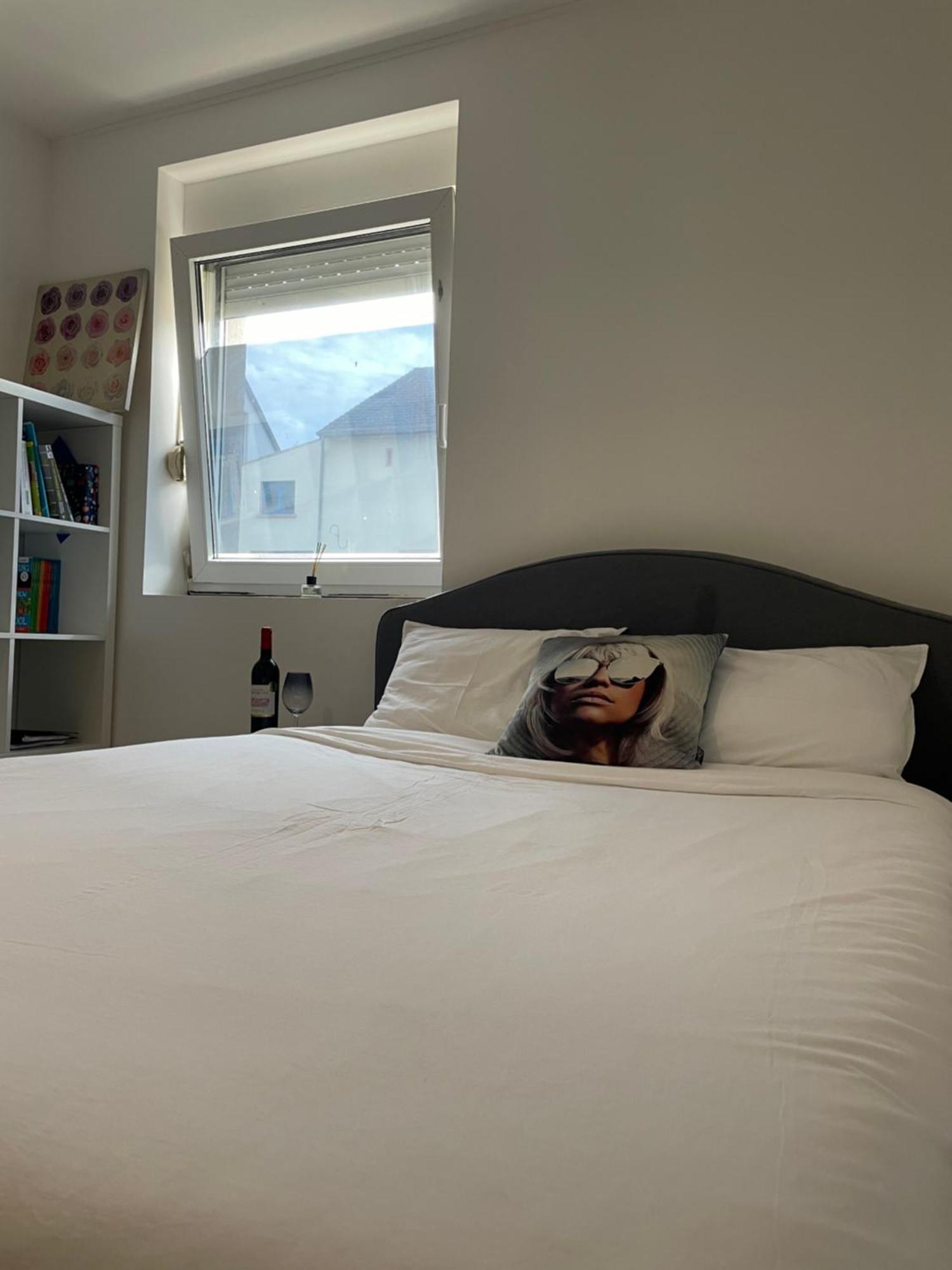 Large Room In Schuttrange Free Parking 10Mins To Airport Excellent Customer Services Exterior foto
